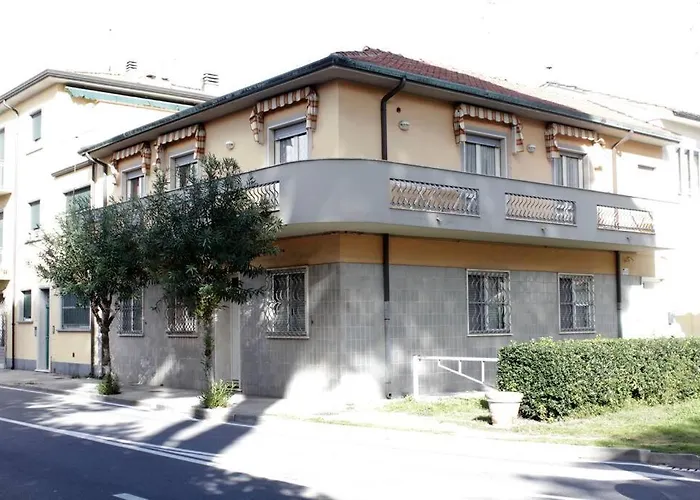 Tra Mare E Pineta
